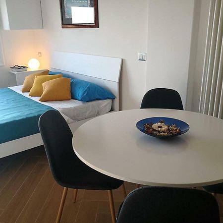 Casa Wenner 1 Apartment Napoli Bagian luar foto