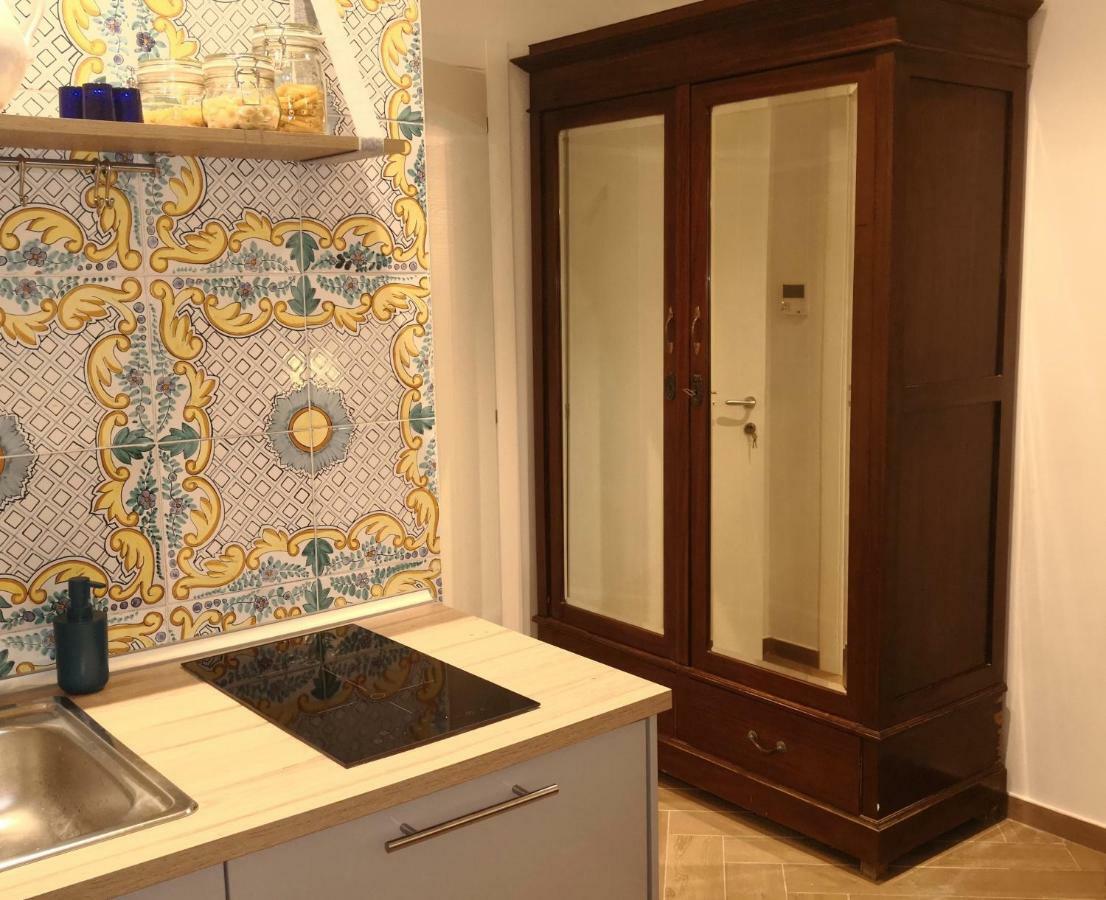 Casa Wenner 1 Apartment Napoli Bagian luar foto